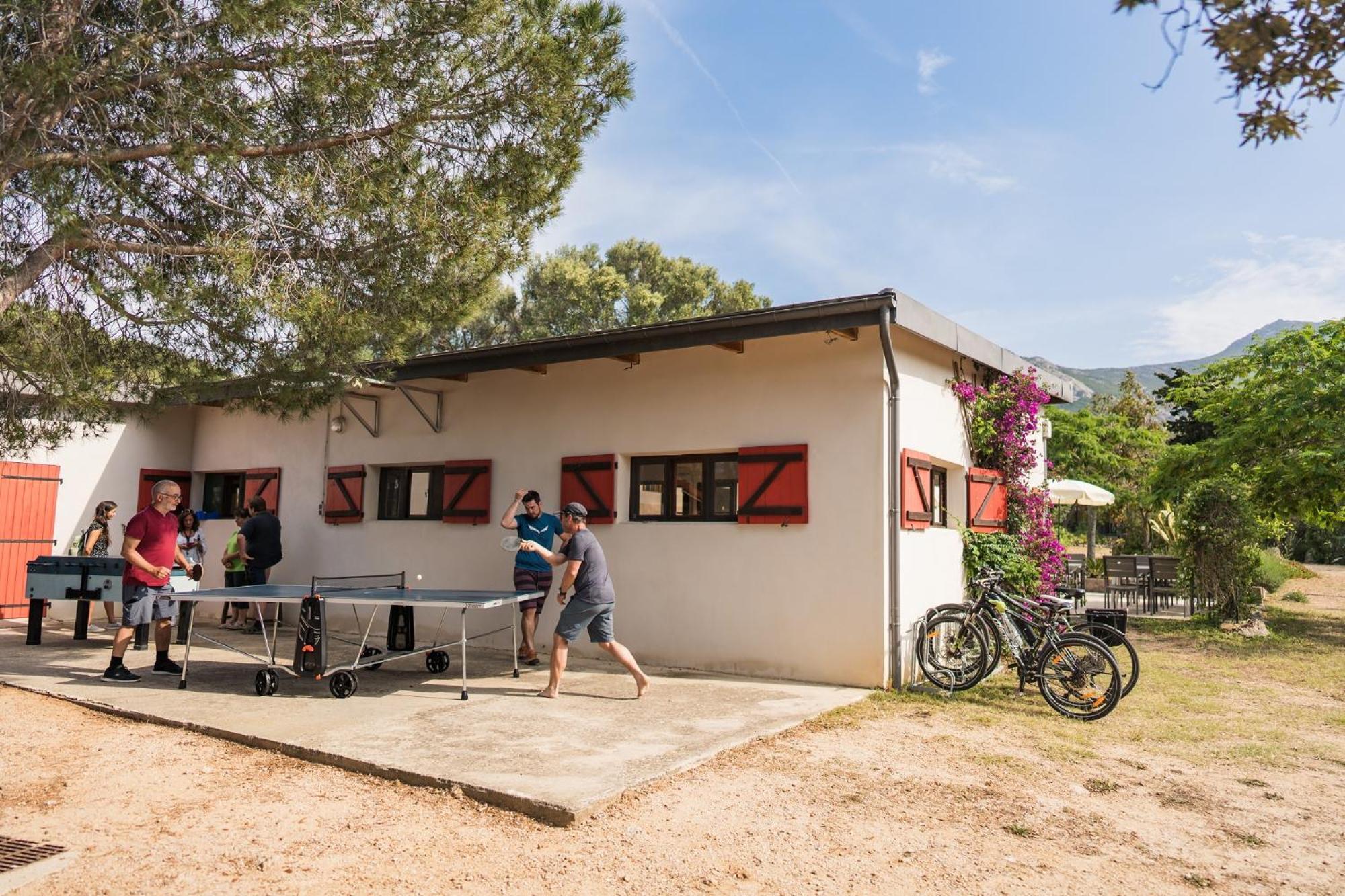 Feriendorf La Mora Calvi  Exterior foto